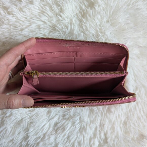 Miu Miu, Croc Embossed Leather Continental Wallet, Pink - Picture 11 of 12